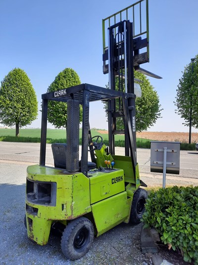 a0a458e3-f9d3-4b50-b8b8-4562a4badd77