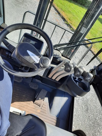 43e17f4e-f383-44e0-881b-3341e063f23d