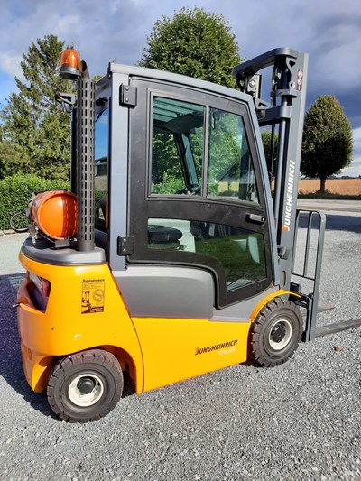 0751cd98-d9db-45c6-9cb8-305b4a587e88