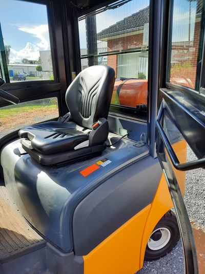 8c2c2e19-9af6-4725-ad9b-431f26b341ea